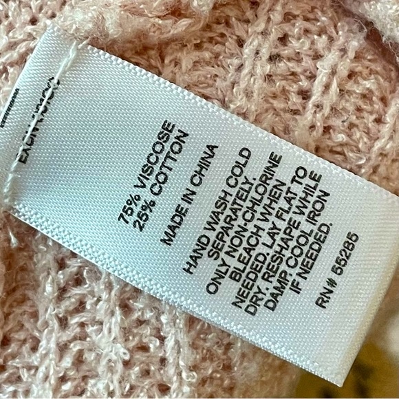 EXPRESS : Distressed Pink Crop Sweater - Picture 6 of 6